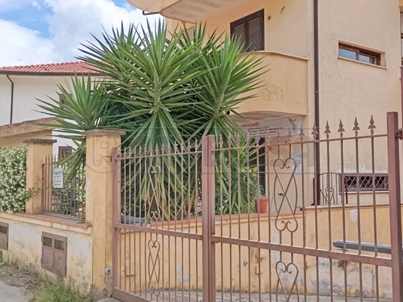 Villa in Vendita a Marcianise, 400'000€, 600 m²