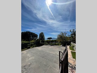 Appartamento in Affitto a Pozzuoli, 1'200€, 140 m², arredato