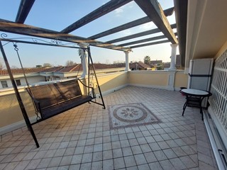 Quadrilocale in Vendita a Massa, zona Marina di Massa, 300'000€, 110 m², arredato