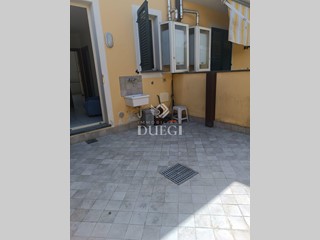 Casa Indipendente in Vendita a Viareggio, 240'000€, 65 m²