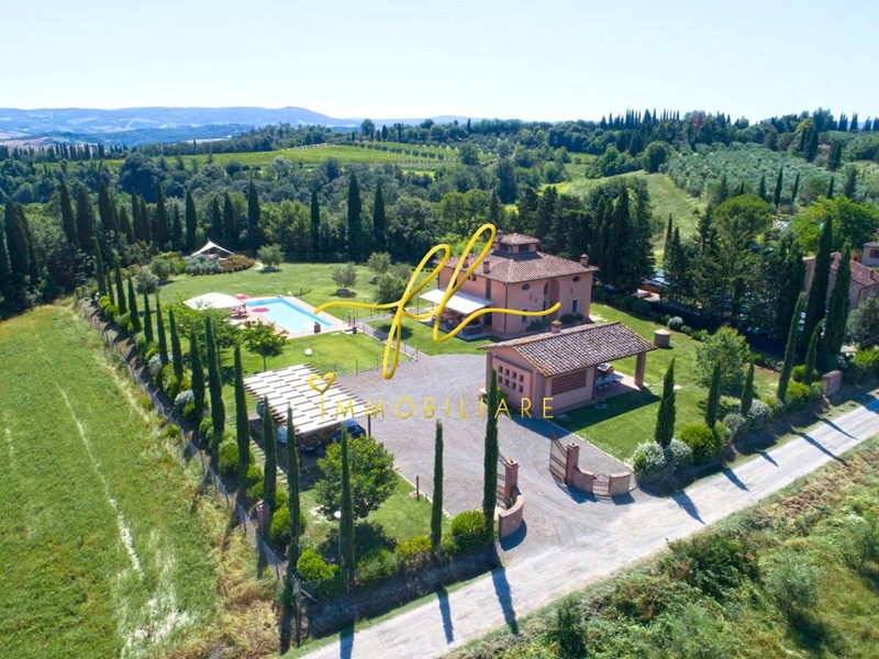 Villa in Vendita a Peccioli, 2'200'000€, 300 m²