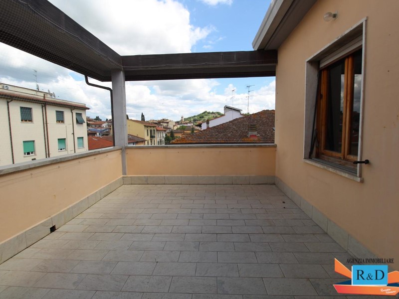 Appartamento in Vendita a Poggibonsi, 175'000€, 109 m²