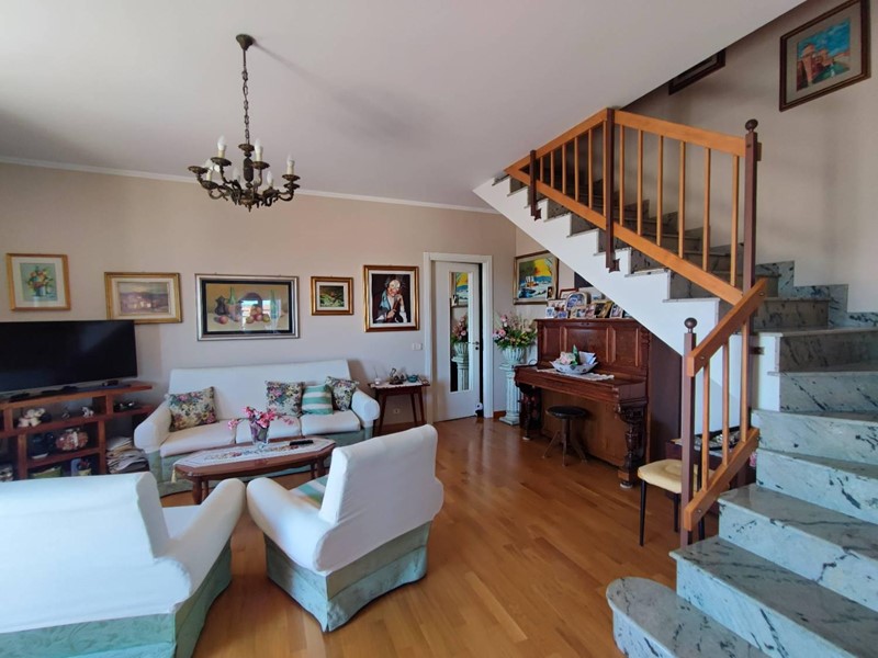 Casa Semi Indipendente in Vendita a Città Sant'Angelo, 215'000€, 100 m²