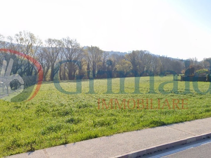 Terreno agricolo in Vendita a Assisi, 65'000€, 2400 m²