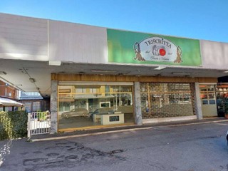 Immobile commerciale in Affitto a San Donà di Piave, 3'500€, 327 m²