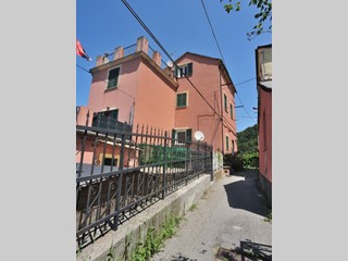 Trilocale in Vendita a Genova, zona Granarolo, 45'000€, 52 m²