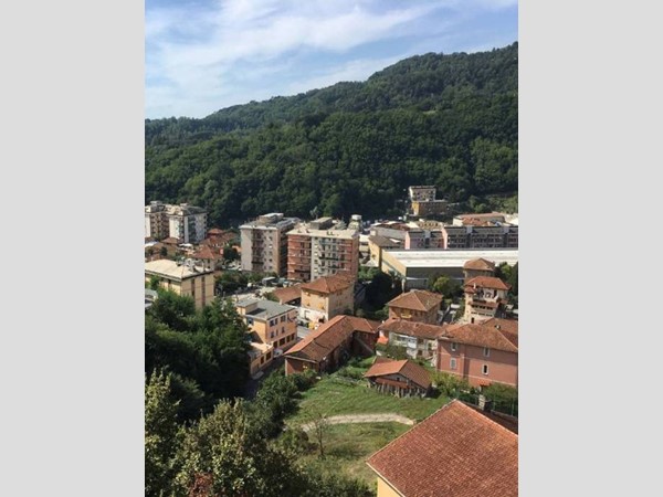 Appartamento in Vendita a Genova, zona Pontedecimo, 86'000€, 80 m²