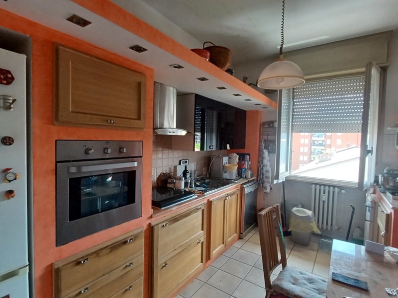 Quadrilocale in Vendita a Pesaro, 200'000€, 121 m², con Box