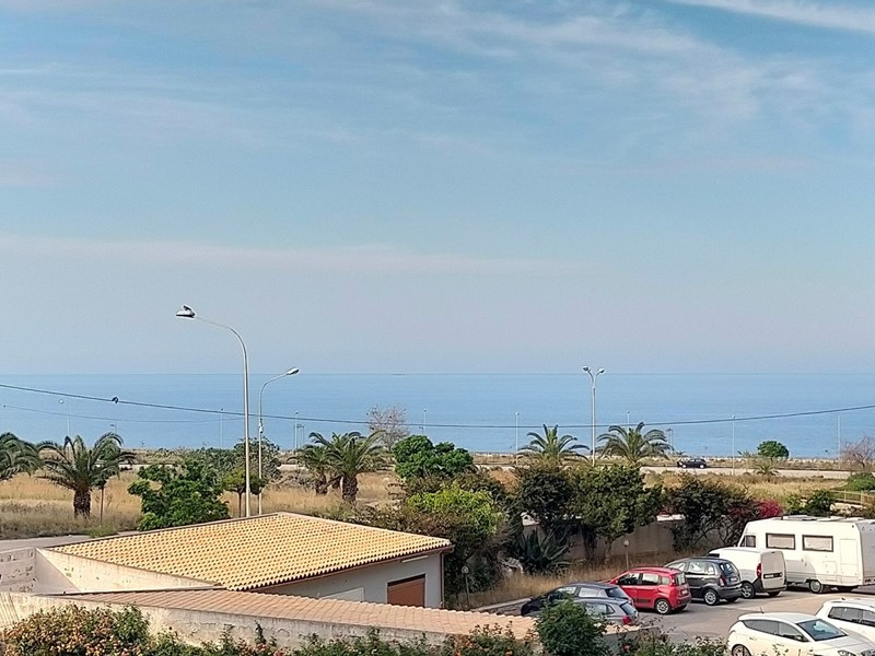 Quadrilocale in Vendita a Siracusa, zona MAZZARRONA, 115'000&euro;, 120 m², con Box