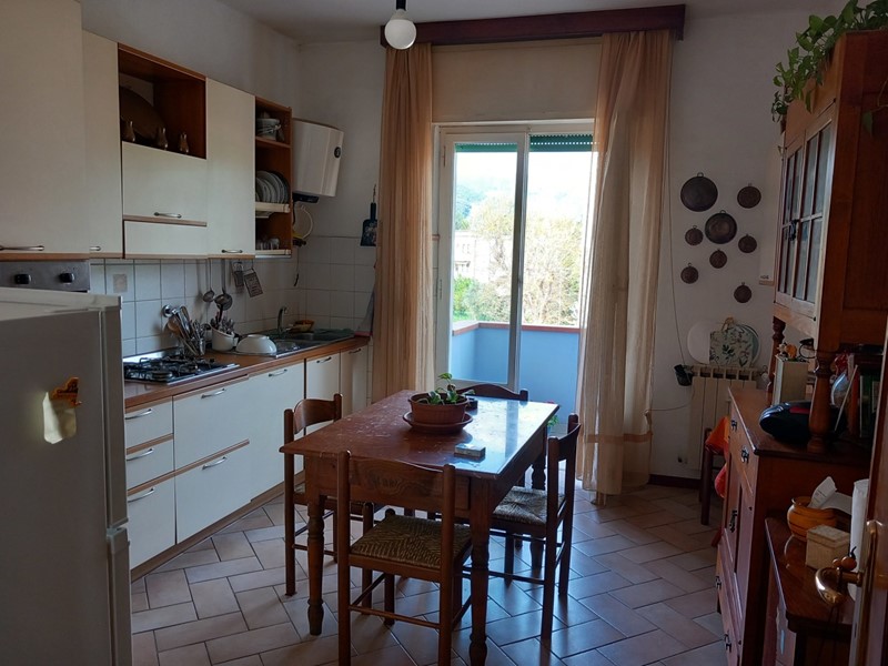 Appartamento in Vendita a Sarzana, 200'000€, 122 m²