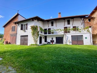 Casa Semi Indipendente in Vendita a Vicoforte, 210'000€, 272 m², arredato