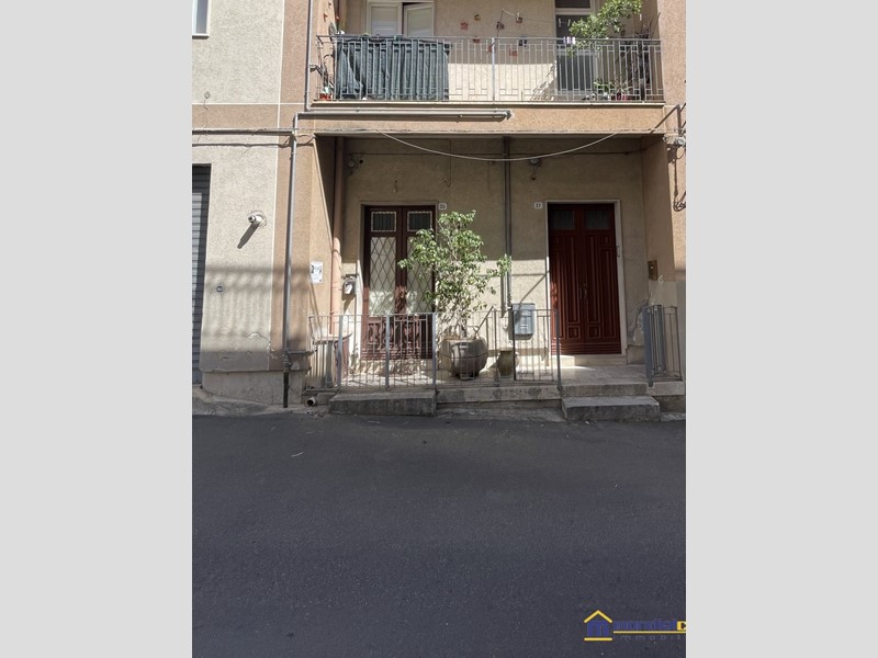 Casa Indipendente in Vendita a Modica, 60'000€, 175 m²