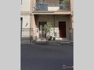 Casa Indipendente in Vendita a Modica, 60'000€, 175 m²