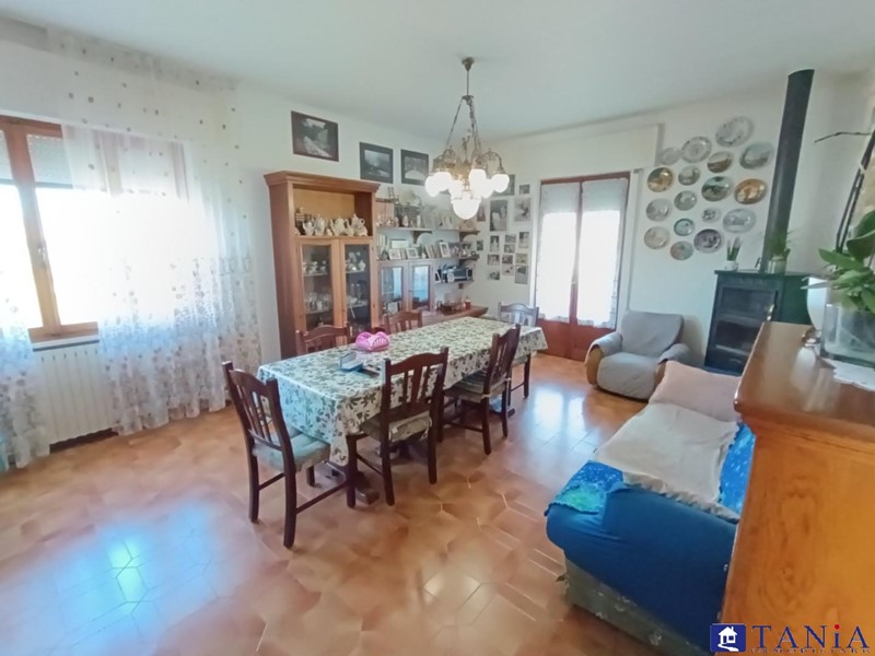 Casa Semi Indipendente in Vendita a Carrara, 350'000€, 130 m²