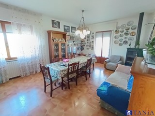 Casa Semi Indipendente in Vendita a Carrara, 350'000€, 130 m²