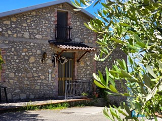 Villa in Vendita a Terni, 95'000€, 189 m²