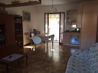 Casa Indipendente in Affitto a Carrara, zona Avenza, 2'576€, 80 m², arredato