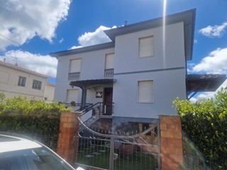 Quadrilocale in Affitto a Rosignano Marittimo, zona Vada, 1'800€, 80 m², arredato