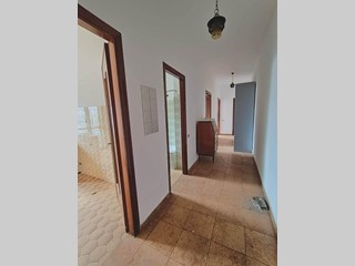 Quadrilocale in Vendita a Carrara, zona Marina di Carrara, 210'000€, 95 m²