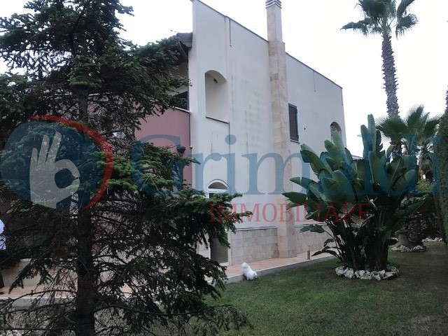 Villa in Vendita a Trani, 600'000€, 218 m²