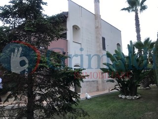 Villa in Vendita a Trani, 600'000€, 218 m²