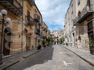 Casa Indipendente in Vendita a Petralia Sottana, 49'000€, 155 m²