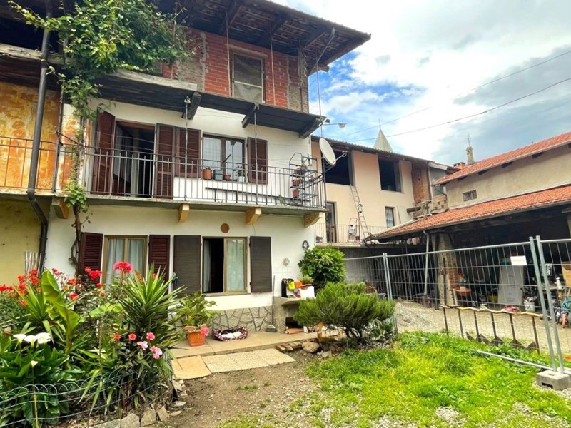 Casa Semi Indipendente in Vendita a Grosso, 65'000€, 110 m²