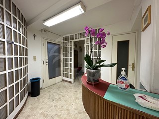 Ufficio in Affitto a Bologna, zona Centro Storico, 550€, 20 m²