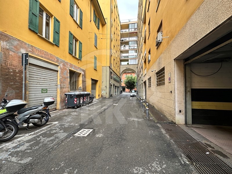 Ufficio in Affitto a Bologna, zona Centro Storico, 600€, 20 m²