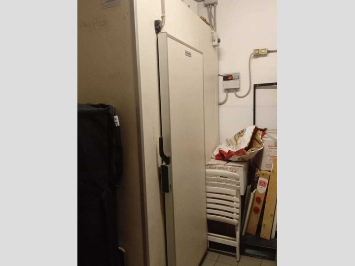 Attività commerciale in Vendita a Lucca, zona San Marco, 50'000€, 70 m²