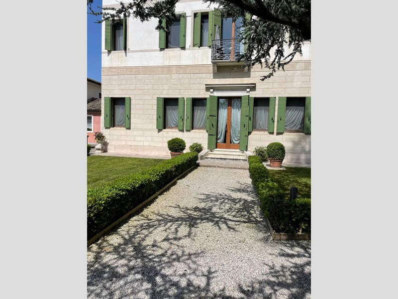 Appartamento in Vendita a Mogliano Veneto, 695'000€, 200 m², con Box
