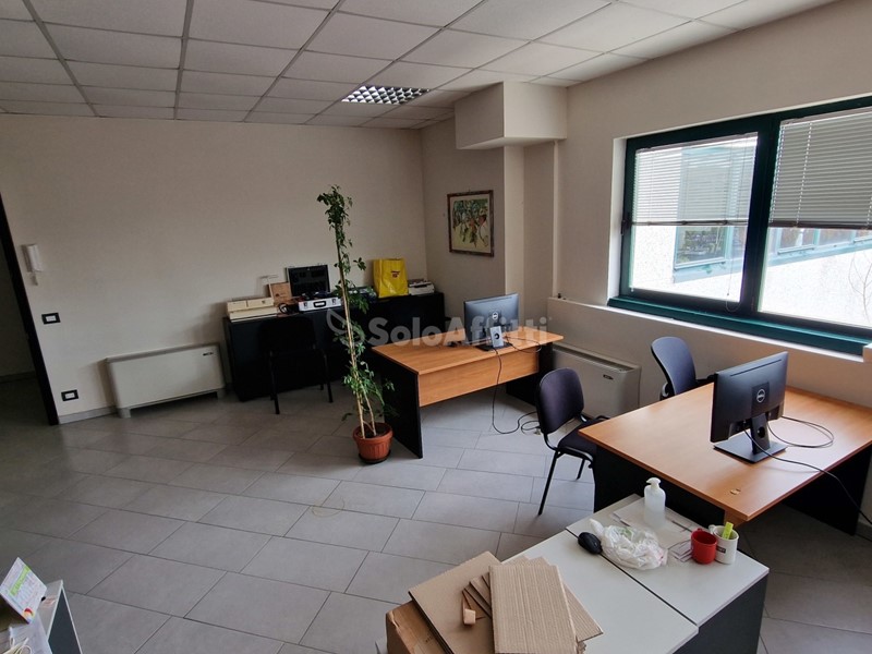 Ufficio in Affitto a Monteriggioni, zona Badesse, 450€, 56 m²