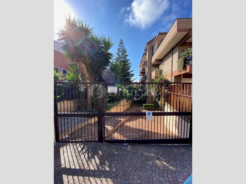 Box in Vendita a Anzio, zona Santa Teresa, 28'000€, 30 m², con Box