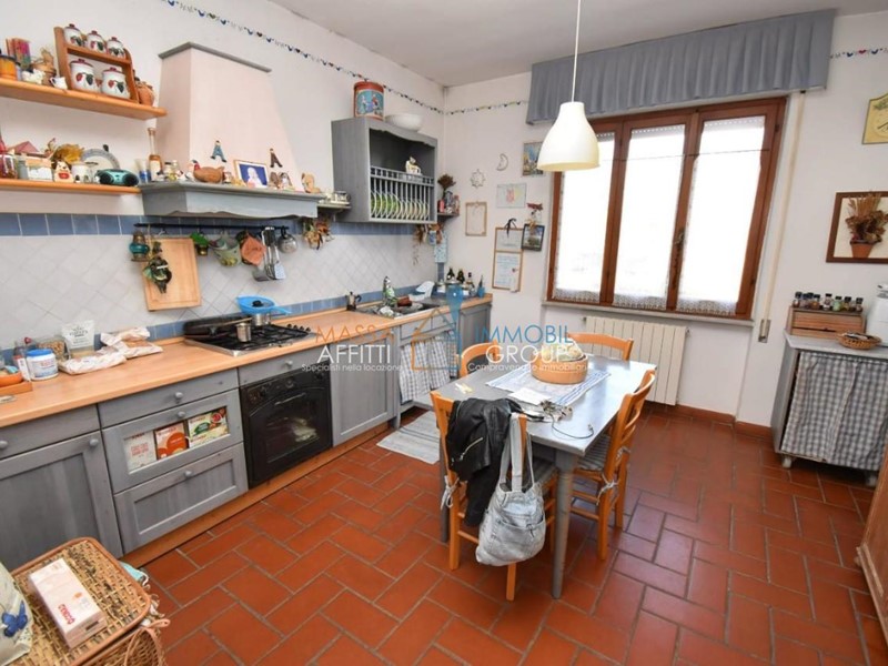 Casa Semi Indipendente in Vendita a Massa, zona Marina Di Massa, 336'000€, 120 m²