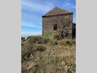 Casale in Vendita a Belpasso, zona Borrello, 119'000€, 100 m²