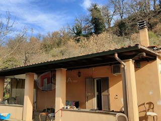 Casa Indipendente in Vendita a Roma, 87'000€, 80 m²