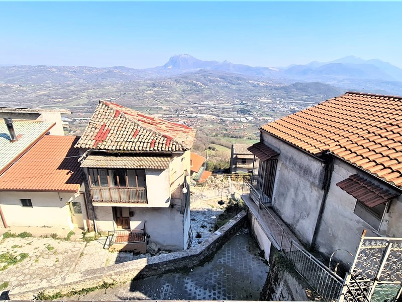 Casa Indipendente in Vendita a Montefredane, zona Montefredane, 10'000&euro;, 76 m²