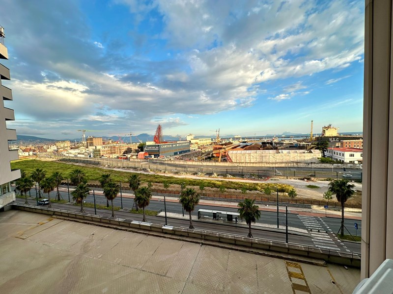 Appartamento in Vendita a Napoli, zona Mercato/Pendino, 330'000€, 120 m²