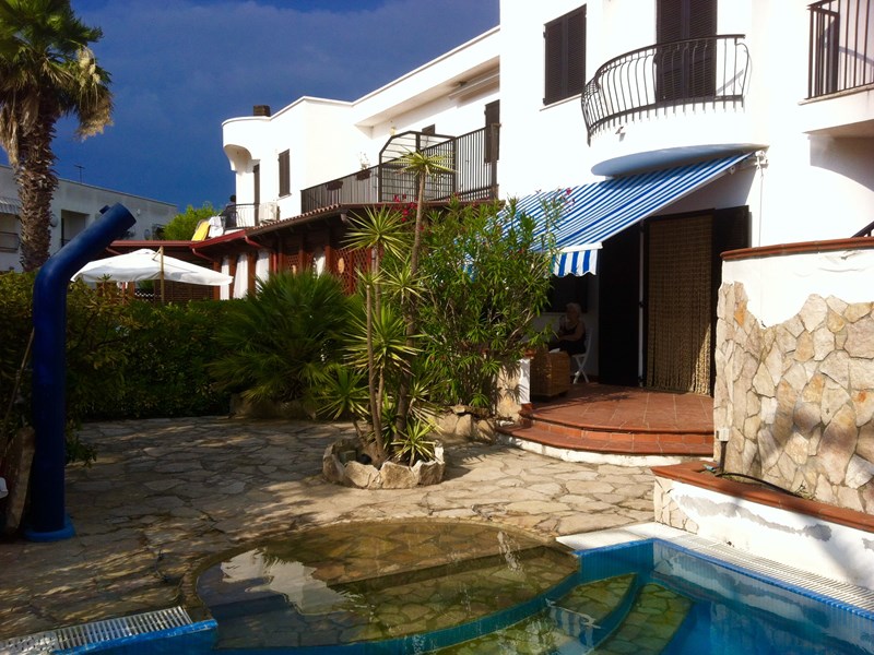 Villetta a schiera in Vendita a Zapponeta, zona Villaggio turistico , 140'000&euro;, 82 m², arredato