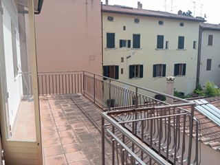 Appartamento in Vendita a Poggibonsi, 275'000€, 170 m², con Box