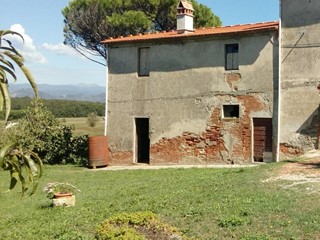 Casale in Vendita a Cerreto Guidi, zona Stabbia, 80'000€, 310 m²