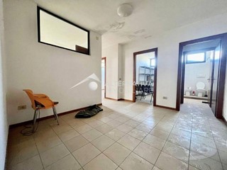 Laboratorio in Vendita a Pisa, zona Ospedaletto, 85'000€, 81 m²