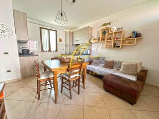 Trilocale in Vendita a Rosignano Marittimo, zona Rosignano Solvay, 200'000€, 76 m², con Box