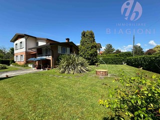 Villa in Vendita a Pietrasanta, zona Focette, 880'000€, 200 m², arredato