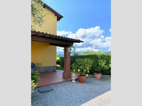Villa in Vendita a Montecarlo, zona San Piero Luciani, 510'000€, 140 m²