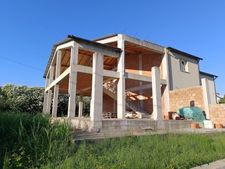 Casa Semi Indipendente in Vendita a Luni, zona Dogana, 210'000€, 110 m²