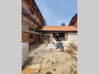Appartamento in Vendita a Colle di Val D'Elsa, 350'000&euro;, 95 m², con Box