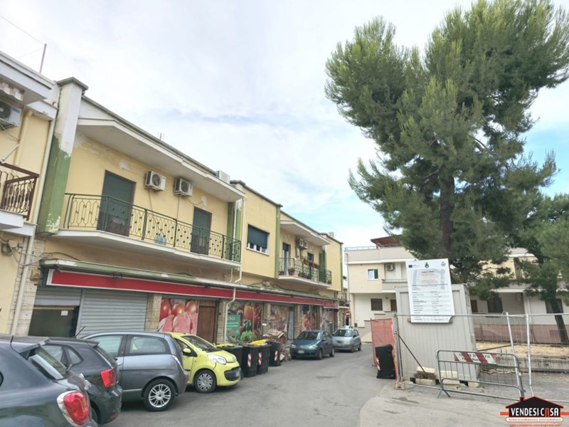 Trilocale in Vendita a Adelfia, 100'000&euro;, 82 m²