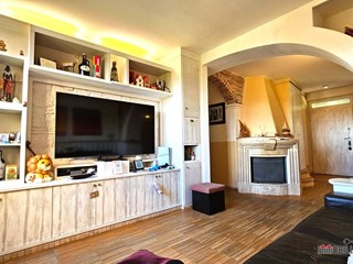 Appartamento in Vendita a Colle di Val D'Elsa, 410'000&euro;, 160 m²