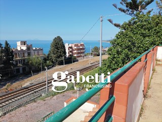 Quadrilocale in Vendita a Caronia, zona MARE, 170'000€, 300 m²
